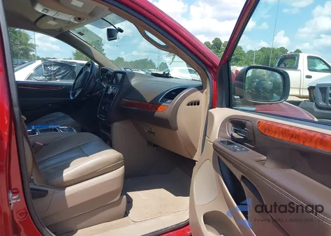 2015 Chrysler Town & Country Touring из США, поврежденный, VIN 2C4RC1BG7FR513386